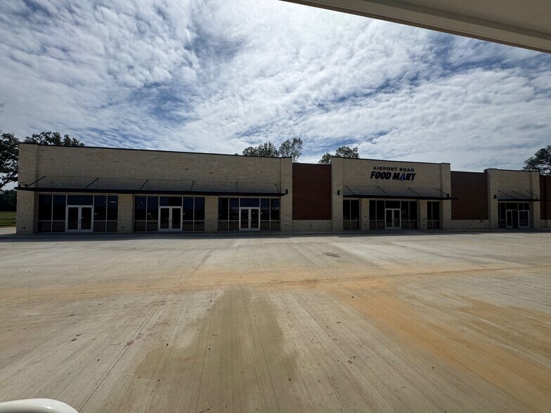 701 Airport Rd, Flowood, MS à louer - Photo de l’immeuble – Image 3 sur 7