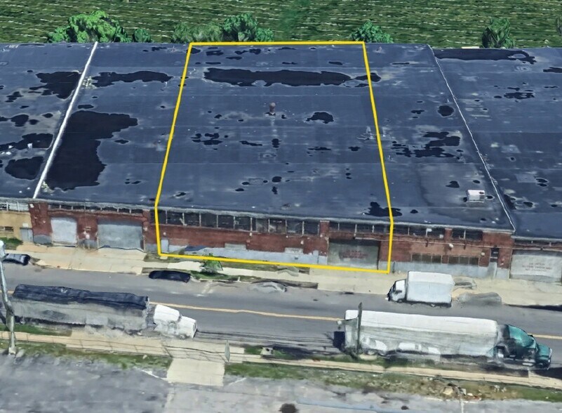 5601 55th Ave, Maspeth, NY à louer - Photo de l’immeuble – Image 3 sur 8