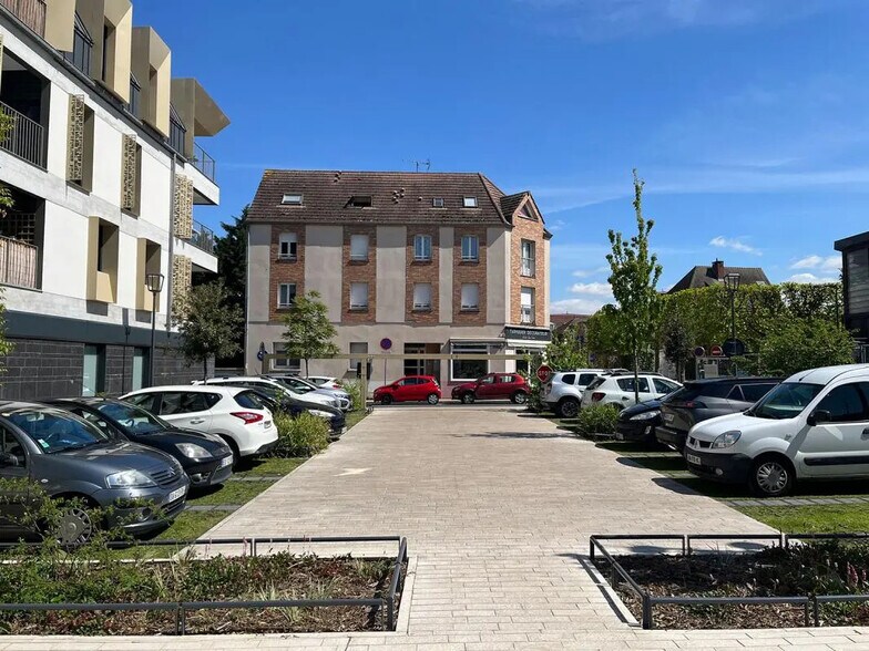 Local commercial dans Draveil à louer - Photo de l’immeuble – Image 3 sur 5