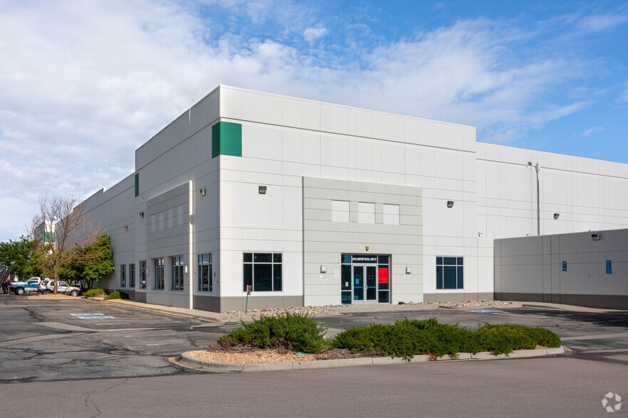 2470 Airport Blvd, Aurora, CO à louer - Photo de l’immeuble – Image 2 sur 23
