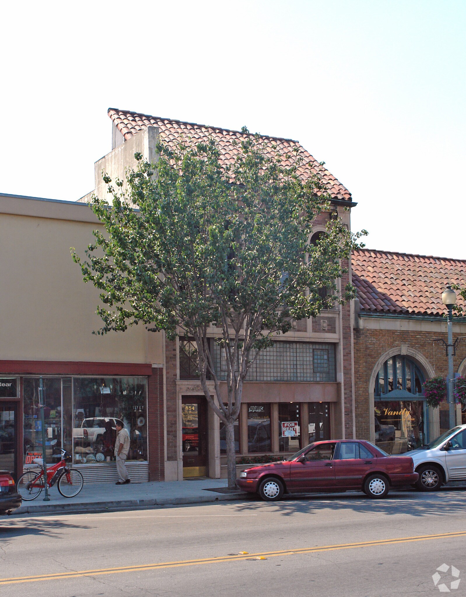 852-854 E Main St, Santa Paula, CA à louer Photo principale– Image 1 sur 14