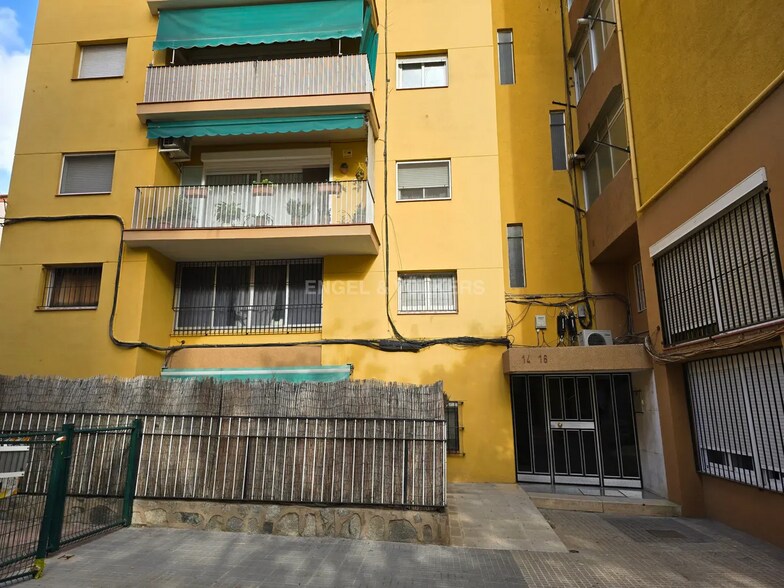 Passeig Ciutat de Mallorca, Barcelone, Barcelona à louer - Photo de l’immeuble – Image 1 sur 6