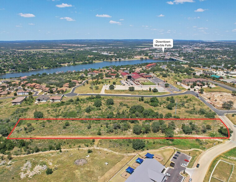 801 Corazon Dr, Marble Falls, TX à vendre - Photo de l’immeuble – Image 1 sur 4