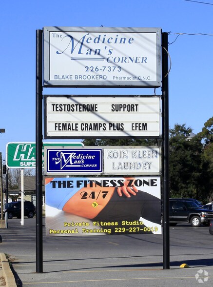 311 Smith Ave, Thomasville, GA à louer - Photo de l’immeuble – Image 3 sur 3