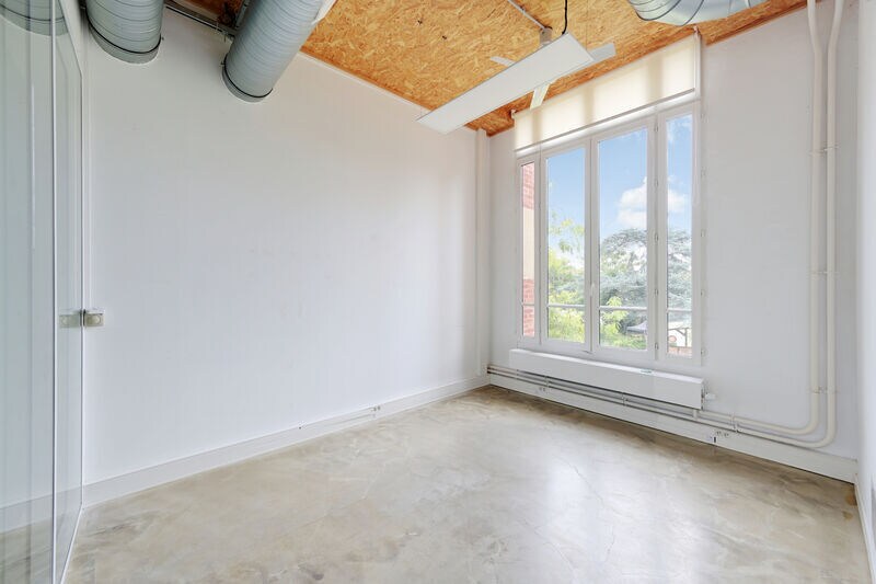 75 Allée Des Parfumeurs, Nanterre à louer - Photo de l’immeuble – Image 3 sur 23