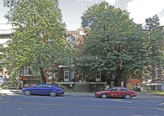 Plus de détails pour 3202 Boul Édouard-Montpetit, Montréal, QC - Logement à vendre