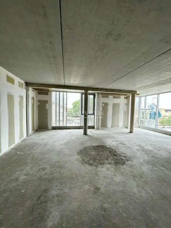 Plus de détails pour Bureau à vendre