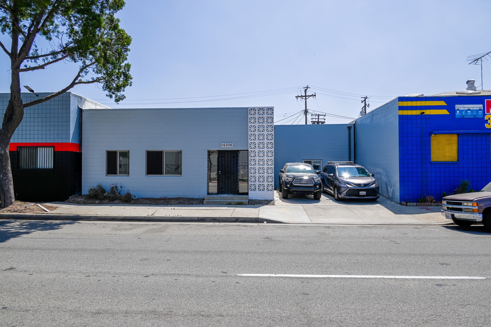16206 S Main St, Gardena, CA à louer Photo de l’immeuble– Image 1 sur 6