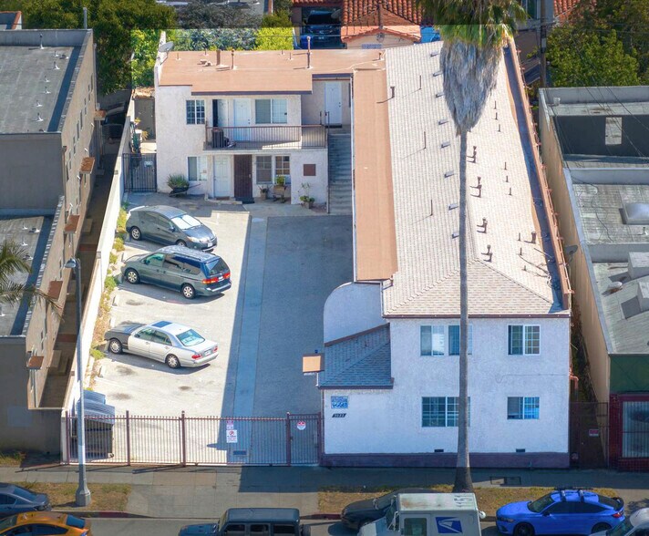 21-Unit Apartment + Commercial Property portefeuille de 2 biens à vendre sur LoopNet.fr - Aérien – Image 3 sur 20