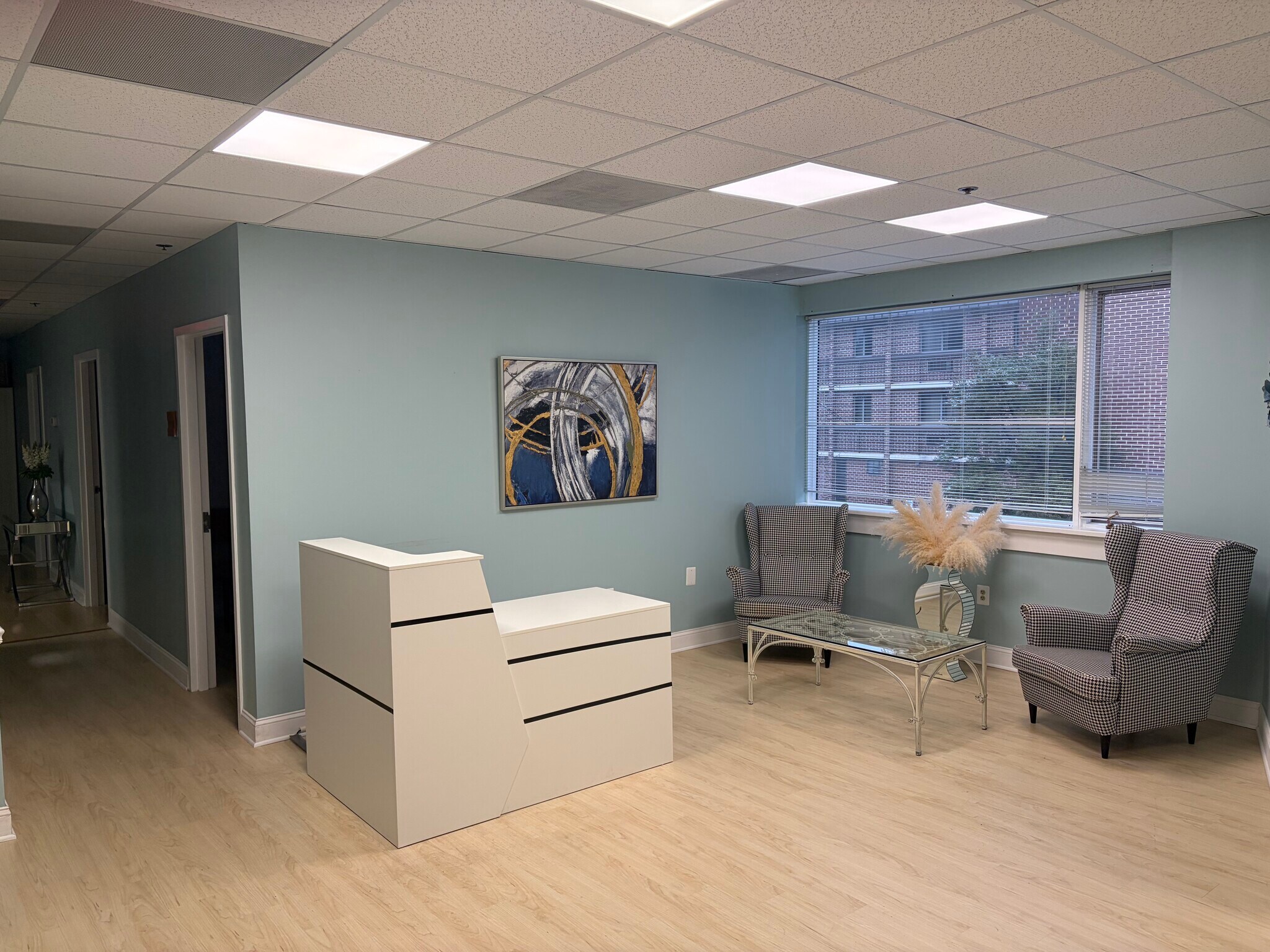 208 Elden St, Herndon, VA à louer Photo intérieure– Image 1 sur 5