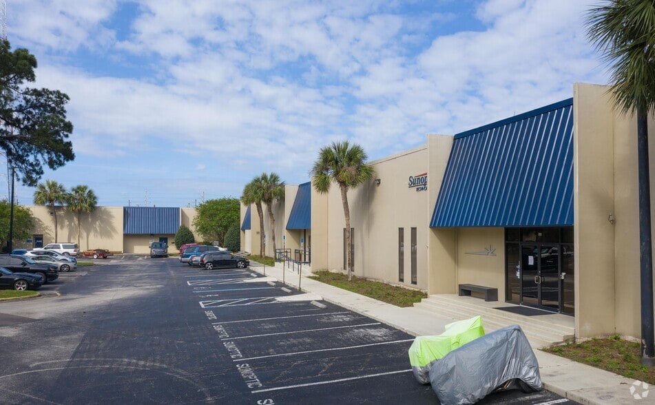 6000-6030 Bowdendale Ave, Jacksonville, FL à louer - Photo principale – Image 1 sur 10