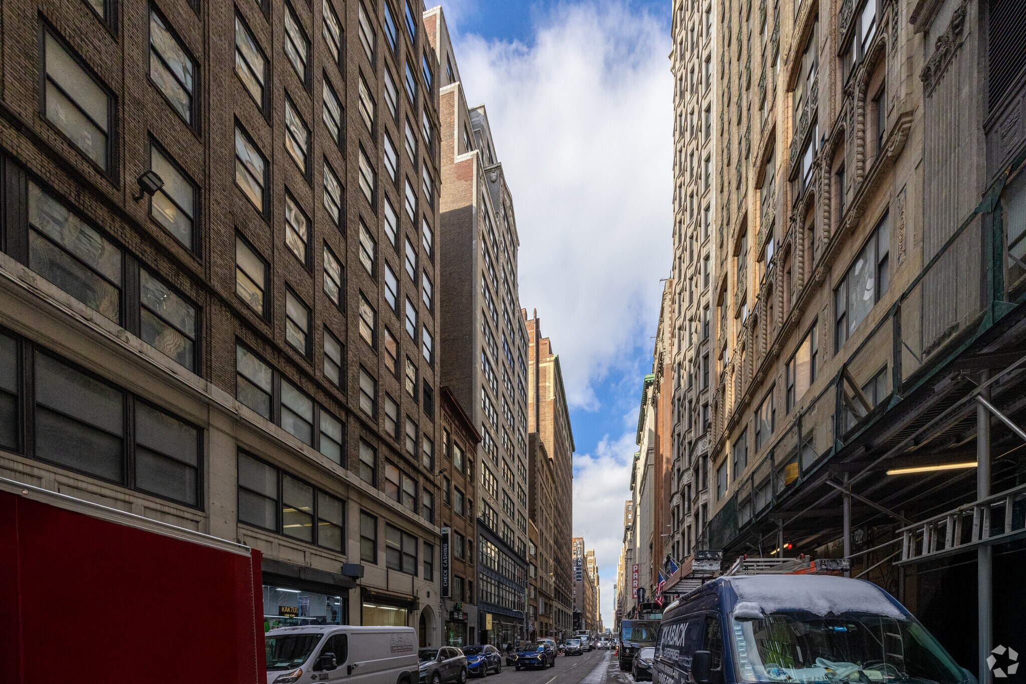142-148 W 36th St, New York, NY à louer Photo de l’immeuble– Image 1 sur 11
