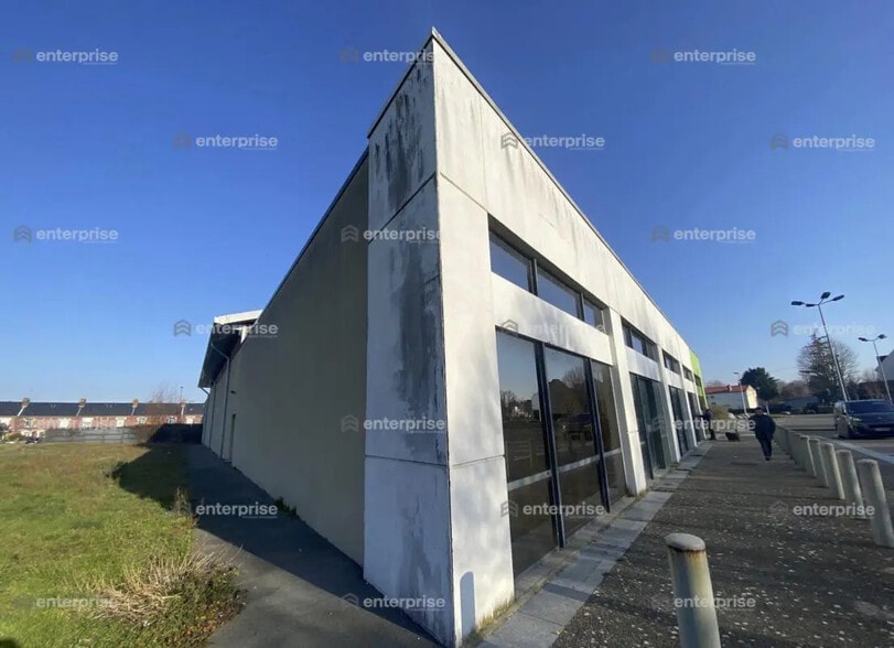 Local commercial dans Péronne à vendre - Photo de l’immeuble – Image 2 sur 9