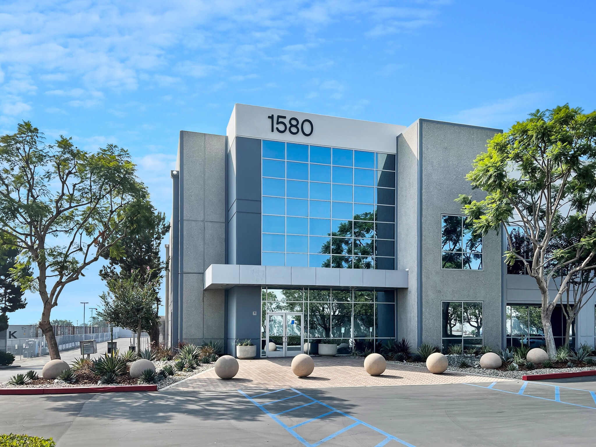 1580 Francisco St, Torrance, CA à louer Photo de l’immeuble– Image 1 sur 1