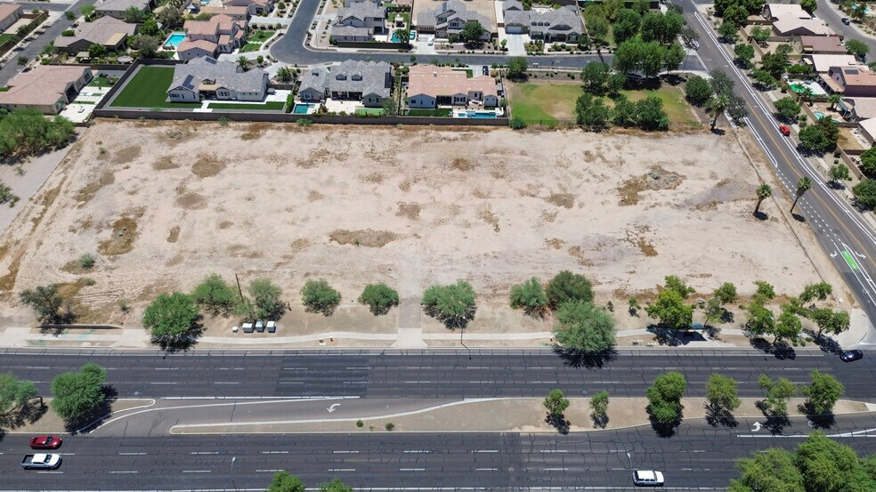 2803 E Baseline Rd, Phoenix, AZ à louer - Photo de l’immeuble – Image 3 sur 7