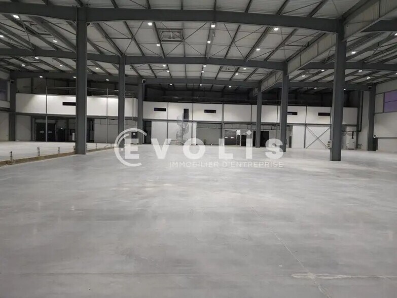 Industriel/Logistique dans Torcy à louer - Photo de l’immeuble – Image 2 sur 6
