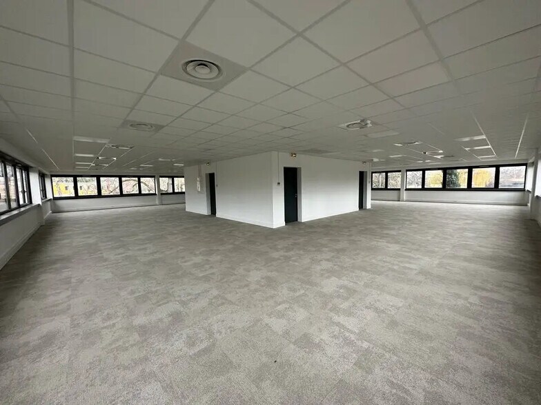 Bureau dans Lingolsheim à louer - Photo de l’immeuble – Image 3 sur 6