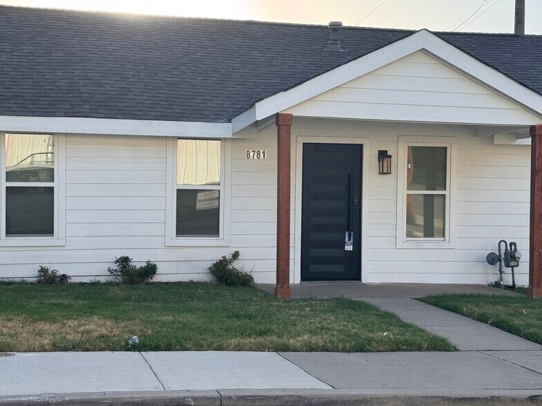 8781 3rd St, Frisco, TX à louer - Photo de l’immeuble – Image 3 sur 3