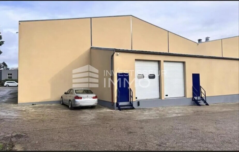 Local d’activités dans Eaubonne à louer - Photo de l’immeuble – Image 2 sur 3