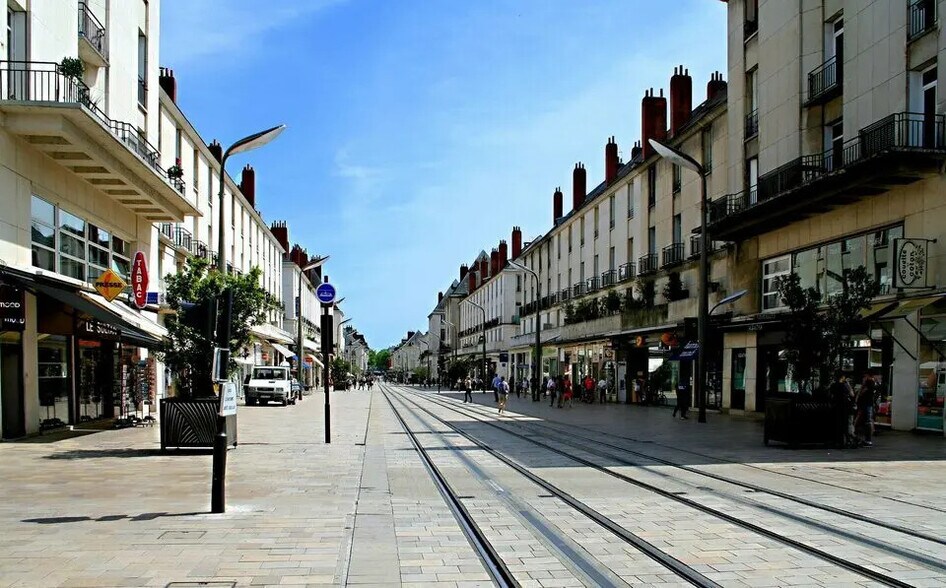 Bureau dans Tours à vendre - Photo de l’immeuble – Image 3 sur 4