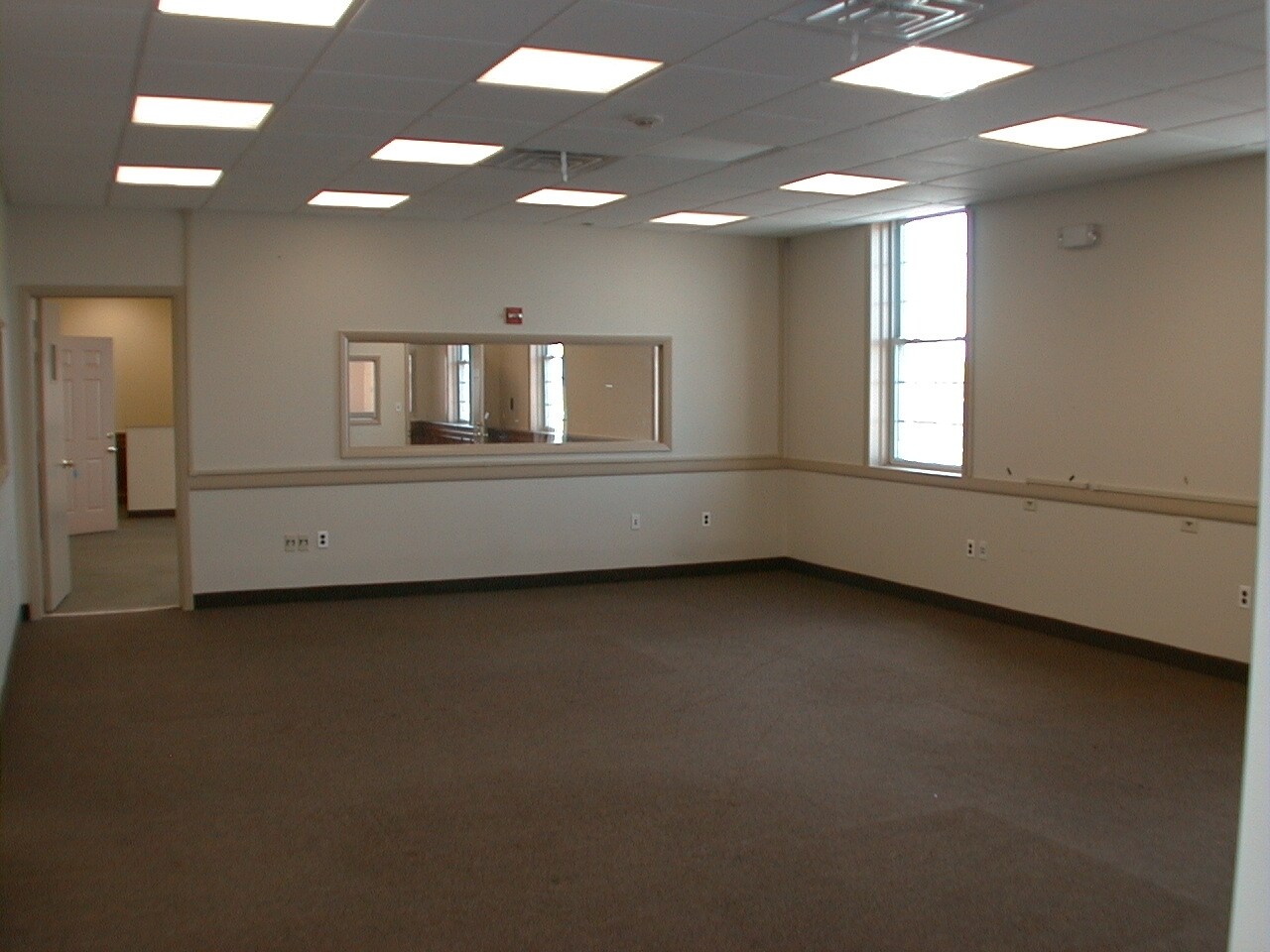 3017-3023 Hempstead Tpke, Levittown, NY à louer Photo intérieure– Image 1 sur 8