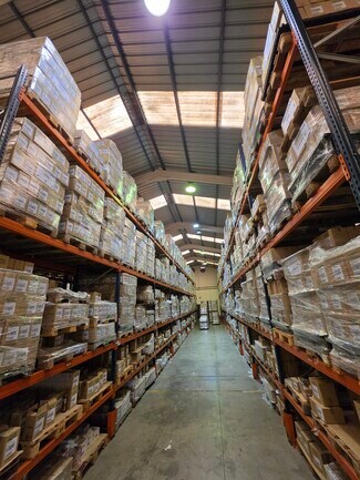 Plus de détails pour Industriel/Logistique à louer