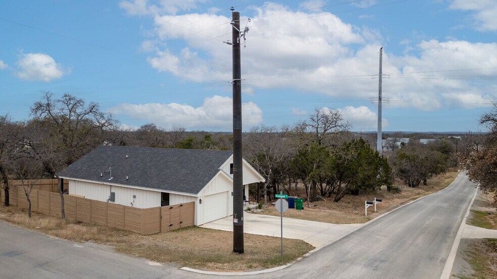 TBD Fir Ln, Cottonwood Shores, TX à vendre - Photo de l’immeuble – Image 2 sur 23