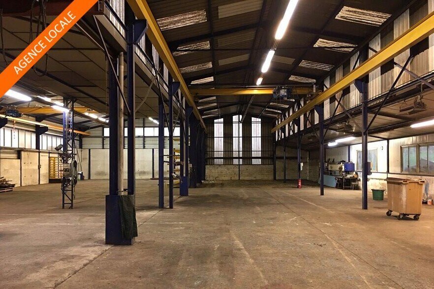 Local d’activités dans Chauny à louer - Photo de l’immeuble – Image 1 sur 5