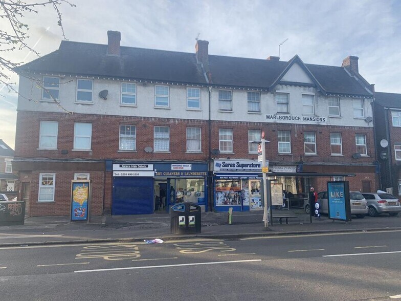 349-355 Hanworth Rd, Hounslow à louer - Photo de l’immeuble – Image 2 sur 8