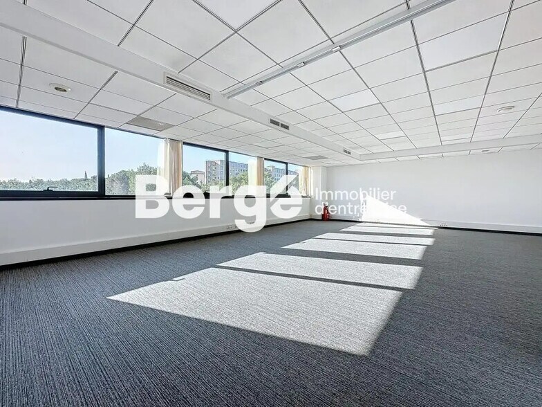 Bureau dans SOPHIA ANTIPOLIS à louer - Photo de l’immeuble – Image 2 sur 7