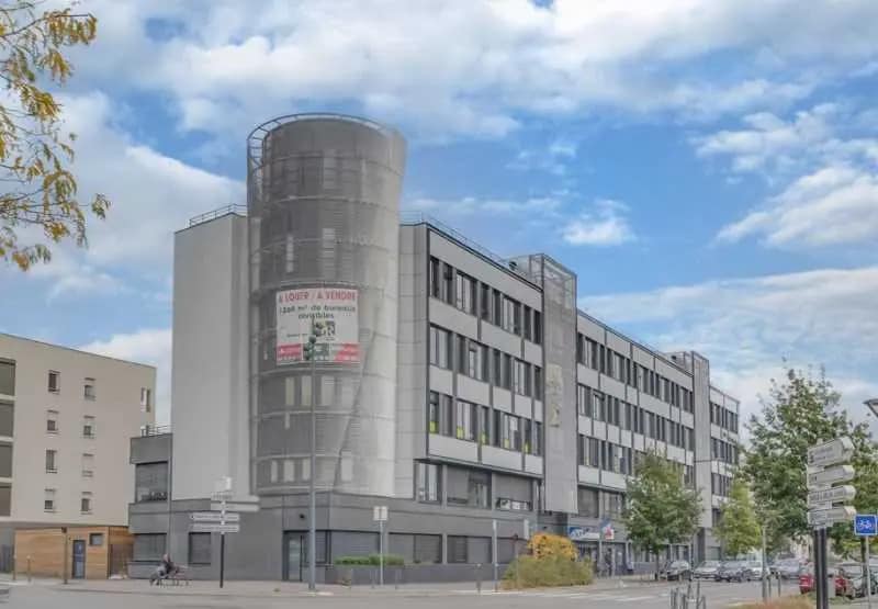 1-3 Avenue Salvador Allende, Vaulx-en-Velin à vendre - Photo de l’immeuble – Image 3 sur 12