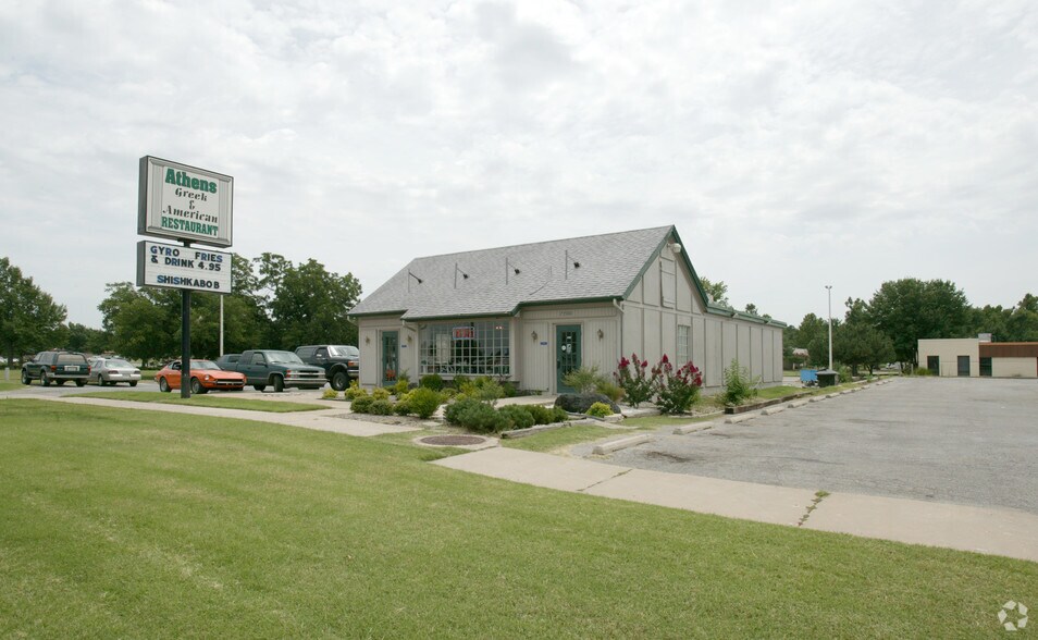 7700 NW 23rd St, Bethany, OK à louer - Photo de l’immeuble – Image 2 sur 6