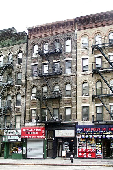 1758 First Ave, New York, NY à louer - Photo de l’immeuble – Image 1 sur 1