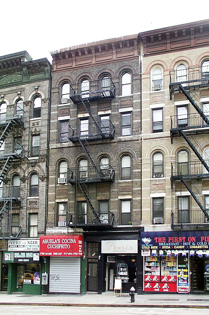 1758 First Ave, New York, NY à louer Photo de l’immeuble– Image 1 sur 2