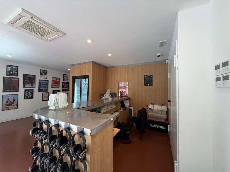 Immeuble residentiel dans Barcelone, Barcelona à vendre - Photo intérieure – Image 3 sur 5