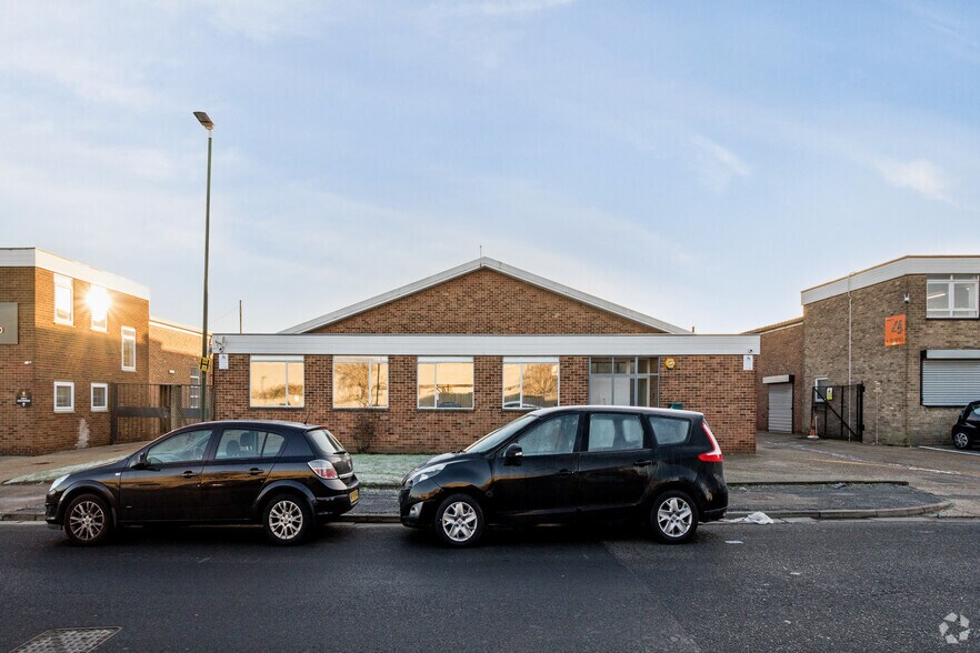 3 Bilton Rd, Erith à louer - Photo de l’immeuble – Image 2 sur 4