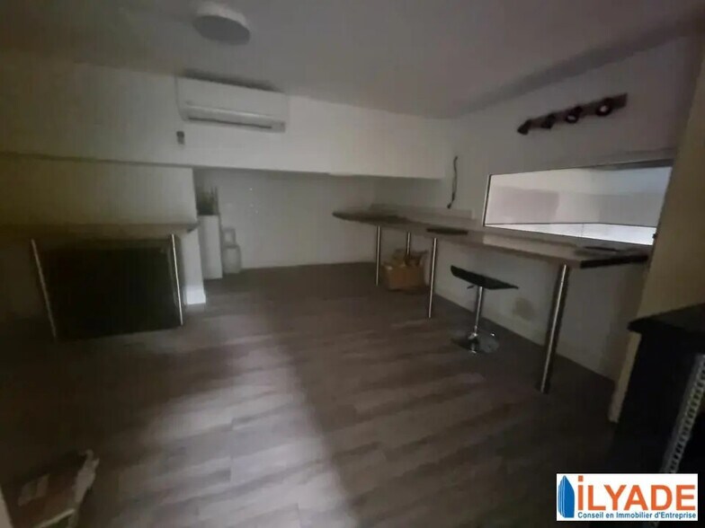 Local commercial dans Aix-en-Provence à louer - Photo de l’immeuble – Image 3 sur 4