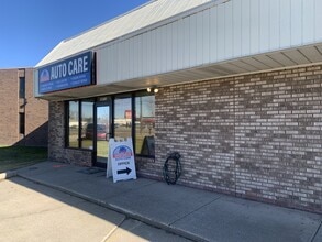 33960-34100 Groesbeck Hwy, Clinton Township, MI à louer Photo de l’immeuble– Image 2 sur 10