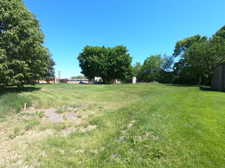 3978 W Broadway Ave, Robbinsdale, MN à vendre - Photo principale – Image 2 sur 6