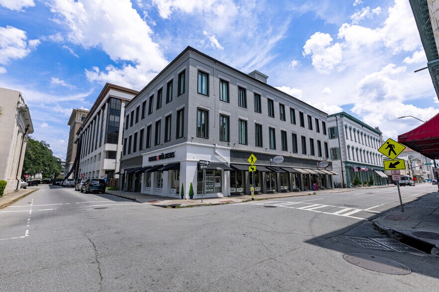 31 W congress St, Savannah, GA à louer - Photo de l’immeuble – Image 2 sur 4