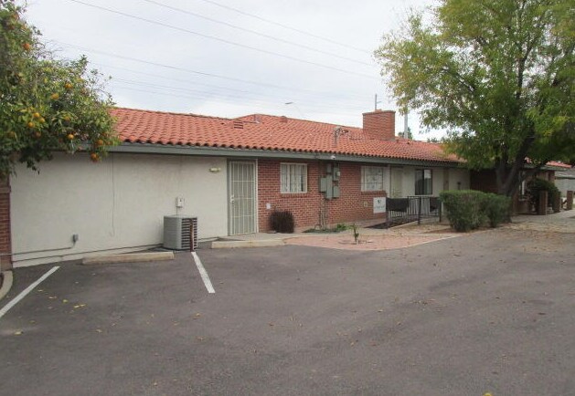 901 E University Dr, Mesa, AZ à vendre - Photo de l’immeuble – Image 3 sur 13