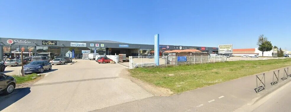 Local commercial dans Chalon-sur-Saône à louer - Photo de l’immeuble – Image 3 sur 4