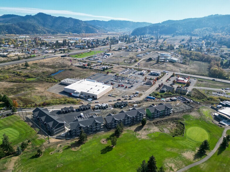 324 Dakota st, Sutherlin, OR à vendre - Photo de l’immeuble – Image 3 sur 18