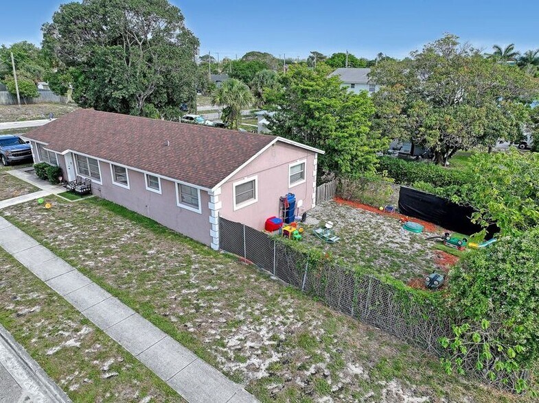 752 W 6th St, Riviera Beach, FL à vendre - Photo principale – Image 1 sur 1
