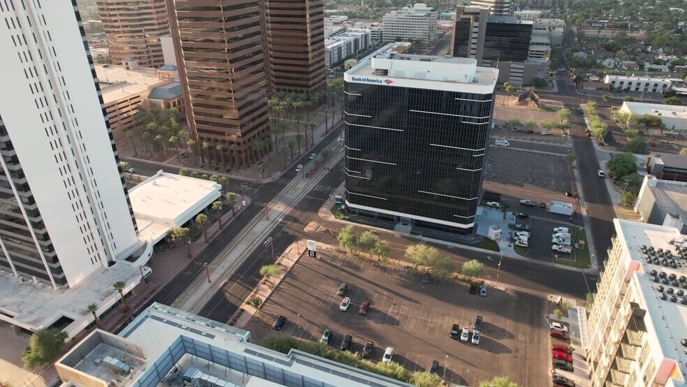 3030 N Central Ave, Phoenix, AZ à louer - Vidéo sur l’annonce professionnelle – Image 3 sur 24