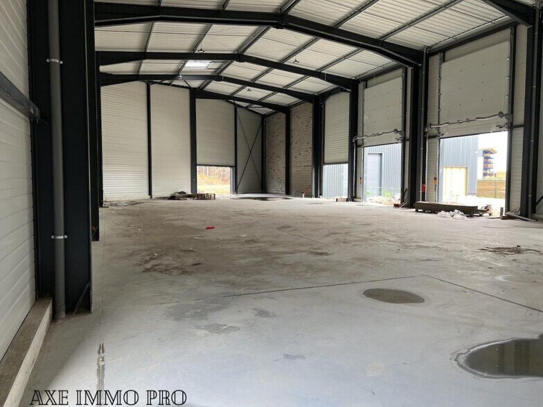 Industriel/Logistique dans Sanguinet à louer - Photo de l’immeuble – Image 3 sur 4