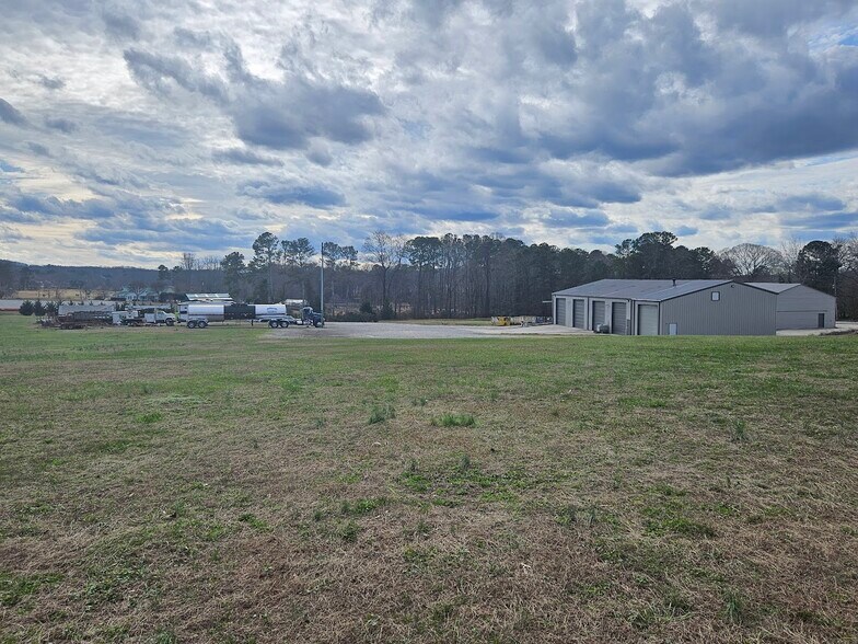 6080 Cross Roads Rd, Cumming, GA à louer - Photo de l’immeuble – Image 2 sur 14