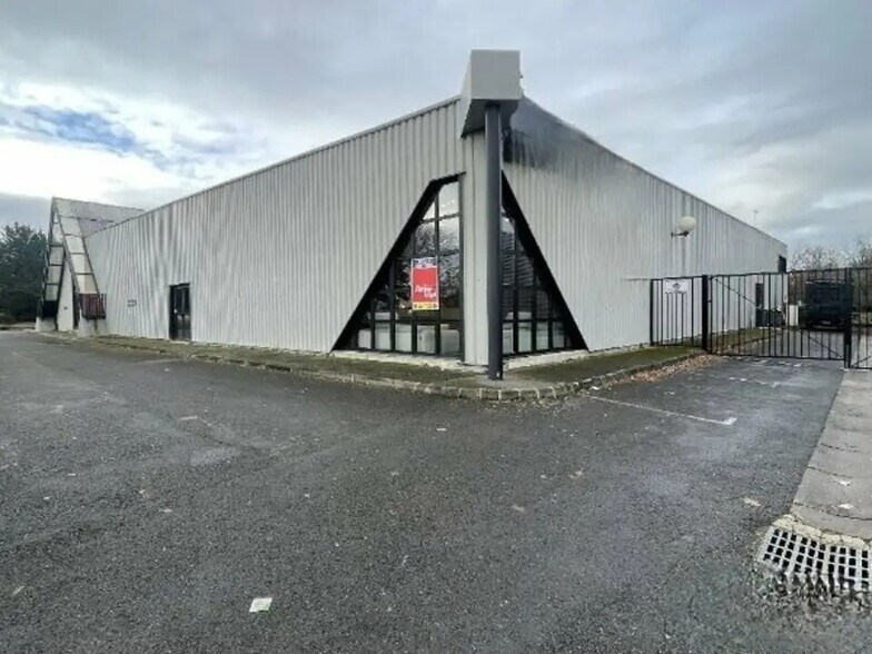 Local commercial dans Reims à louer - Photo de l’immeuble – Image 2 sur 4