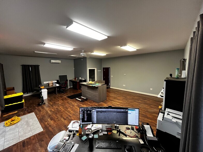 1221 Maple Rd, Elma, NY à louer - Photo de l’immeuble – Image 3 sur 11