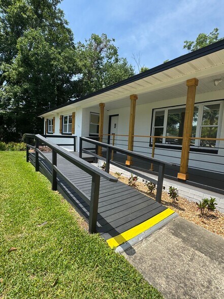 4124 University Blvd S, Jacksonville, FL à vendre - Photo de l’immeuble – Image 3 sur 19